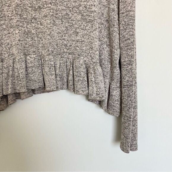 Olivia Rae Gray Soft High Low Long Sleeve Cropped Sweater Top Ruffles Size Large - Picture 3 of 8